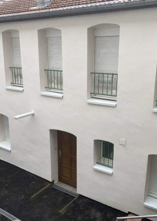 maison isolee apres façade